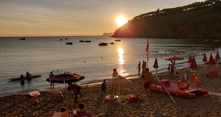 Закат на пляже Морконе. Остров Эльба, 2018 Закат на пляже Морконе. Остров Эльба, 2018